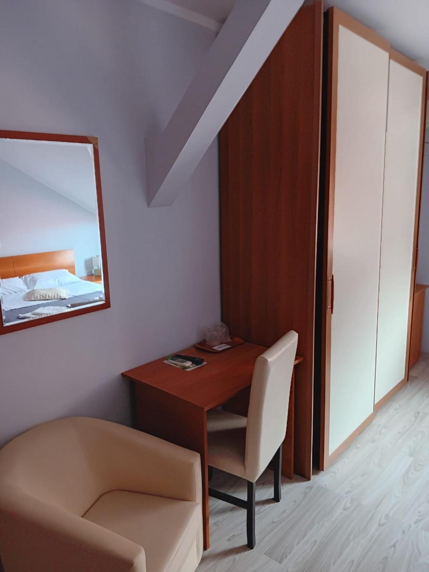 Hotel Vila Veneto Timisoara Luaran gambar